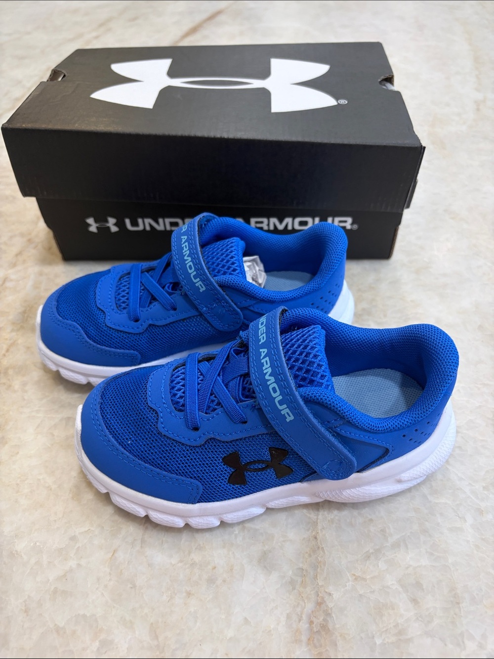 Under Armour Kids Royal Blue & White Athletic Sneakers 8 Toddler